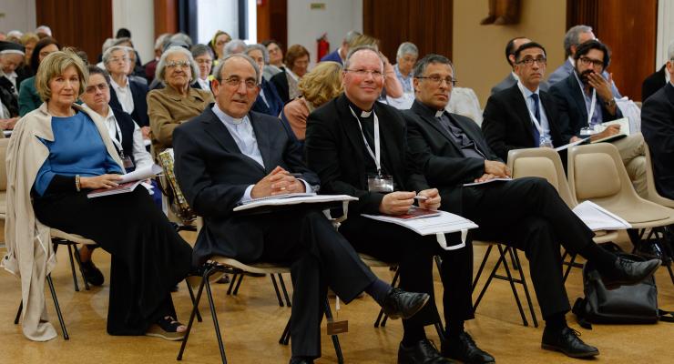 Acolher os refugiados é um imperativo categórico dos herdeiros de uma cultura judaico-cristã, defende Paulo Rangel